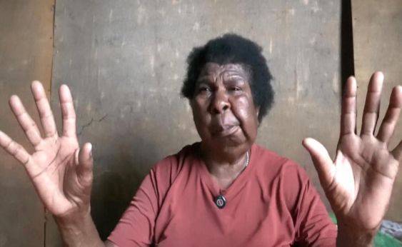Merasa Dijebak dan Diperdaya soal Pesta Babi, Mama Yasinta Moiwend Buka Suara