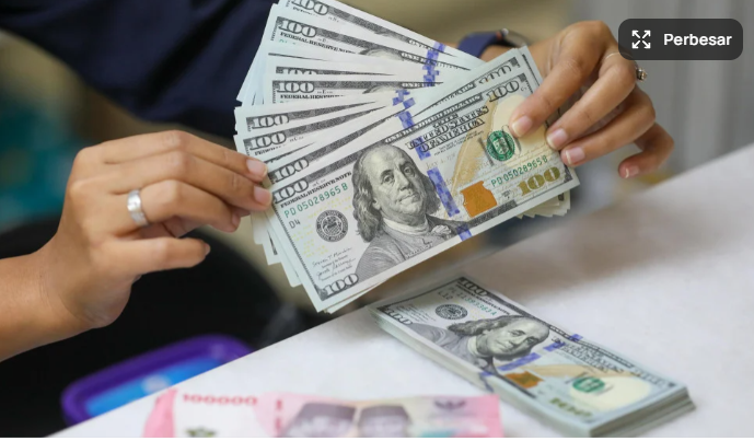 Pemerintah Siapkan Stimulus Baru saat Rupiah Tembus Rp18.100 per Dolar AS