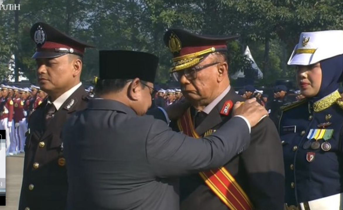 Mantan Ajudan Bung Karno Sidarto Danusubroto Dianugerahi Pangkat Kehormatan RI