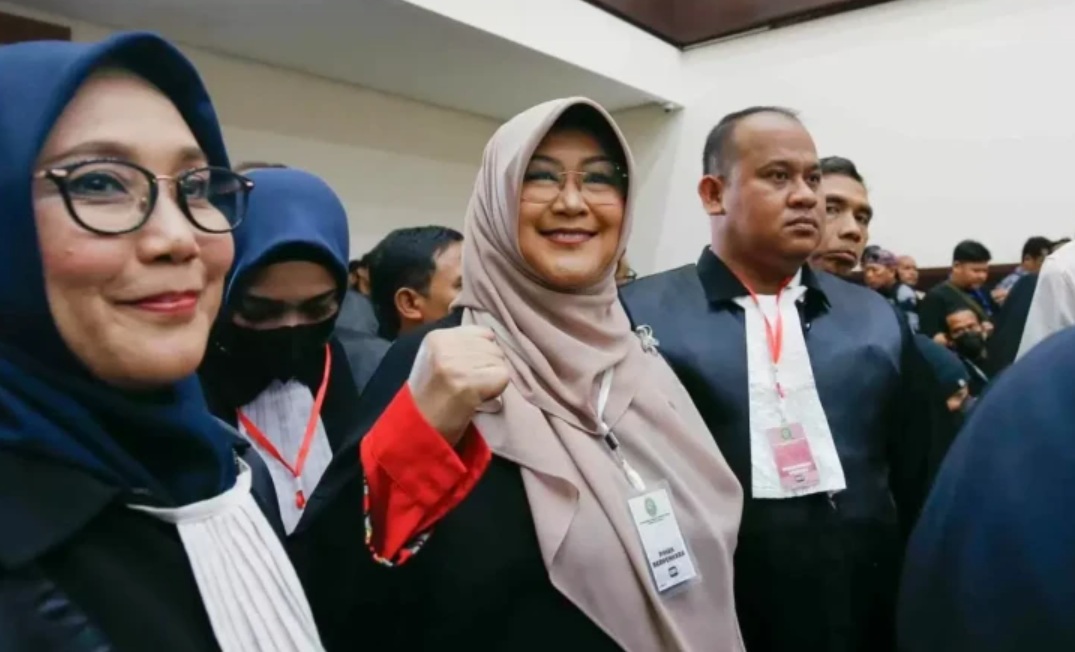 Dokter Tifa Jual Buku Hasil Karya Pribadi Guna Danai Proses Hukum Gugatan Ijazah
