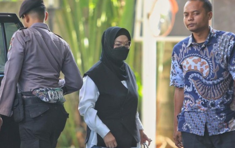 Pasca-OTT oleh Tim Satgas, Bupati Sukoharjo Resmi Dibawa ke Gedung KPK Jakarta