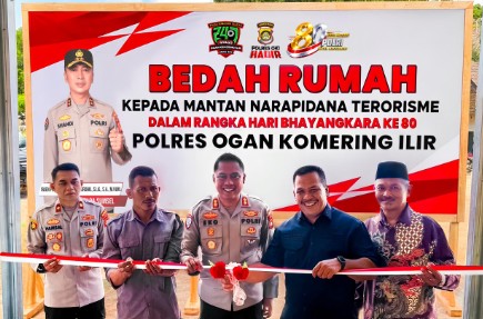 Polres OKI Bedah Rumah Eks Napiter, Perkuat Keberhasilan Program Deradikalisasi