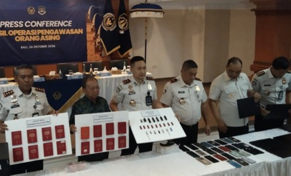 Imigrasi Bali Bongkar Markas Pinjol Ilegal, 17 WNA Malaysia dan Singapura Diamankan