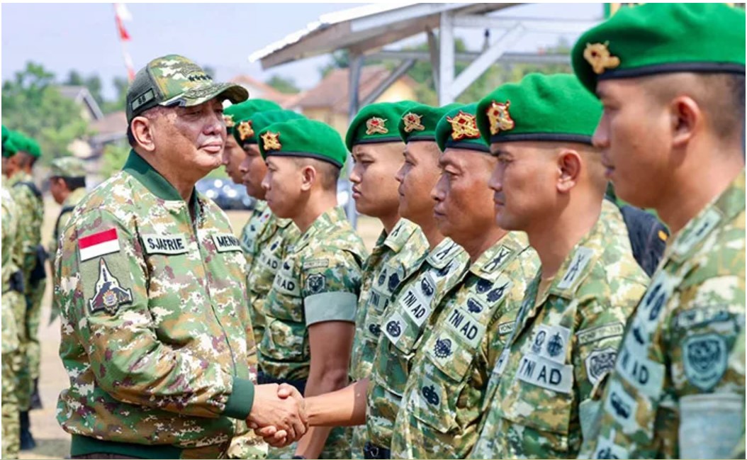 Menhan Sjafrie Tekankan Kesiapsiagaan Yonif TP Hadapi Karhutla dan Lindungi Masyarakat