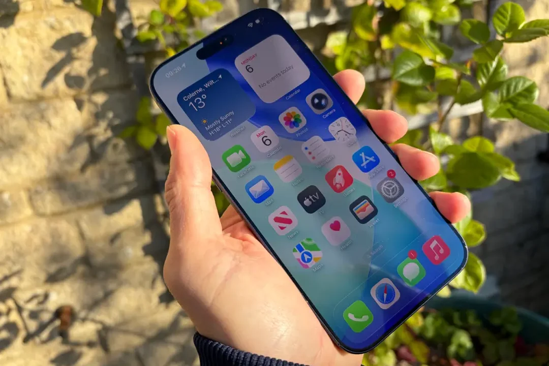 Apple Tingkatkan Minimum iOS ke 15.5, Pengguna iPhone Harus Bersiap
